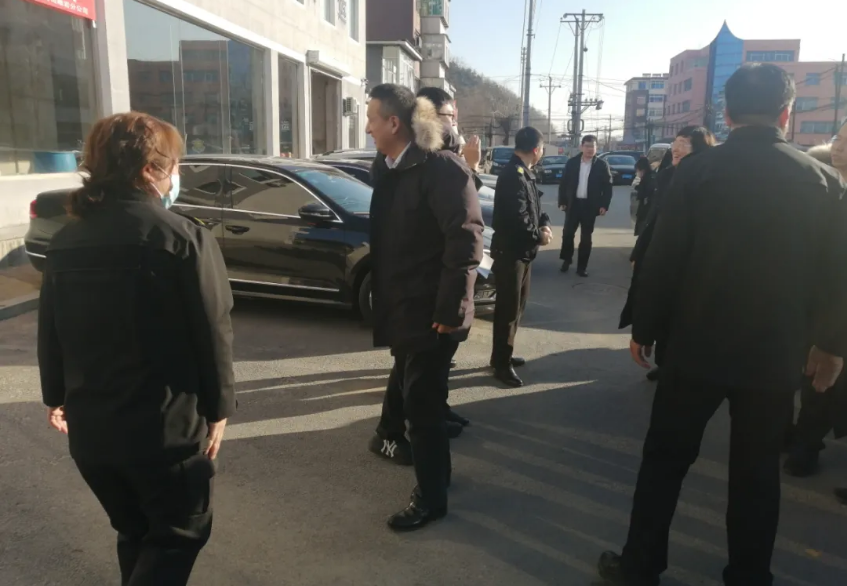 鞍勤集團(tuán)黨委下基層、聽民意，助推企業(yè)高質(zhì)量發(fā)展